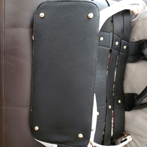 Tote - Picture 3 of 5